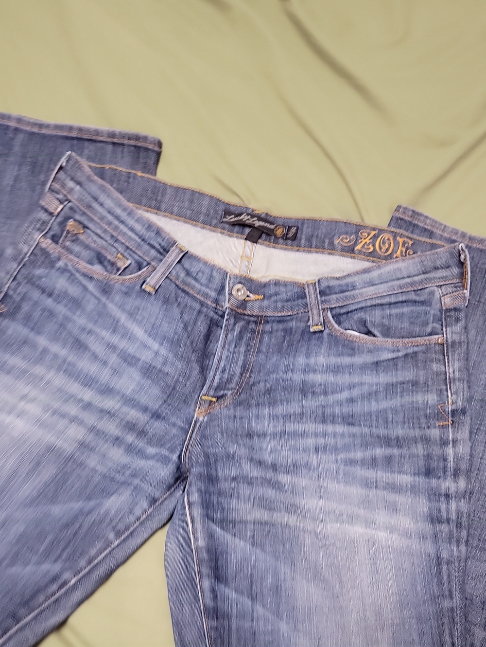 Lucky Brand Women's Straight Leg Jeans in Faded Blue
